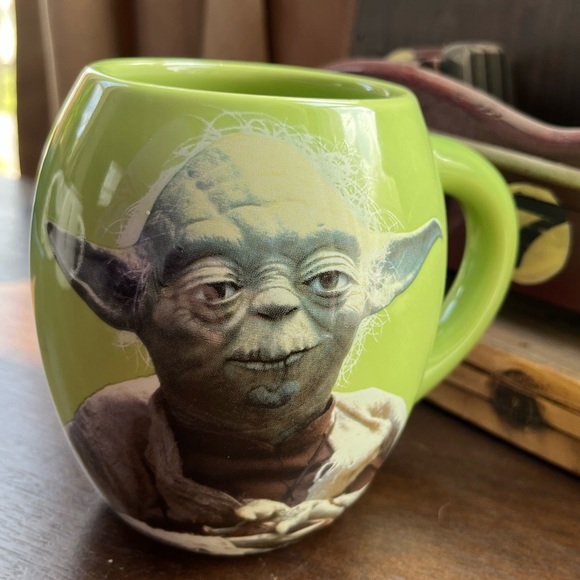 Star Wars Yoda Mug - Picture 2 of 7